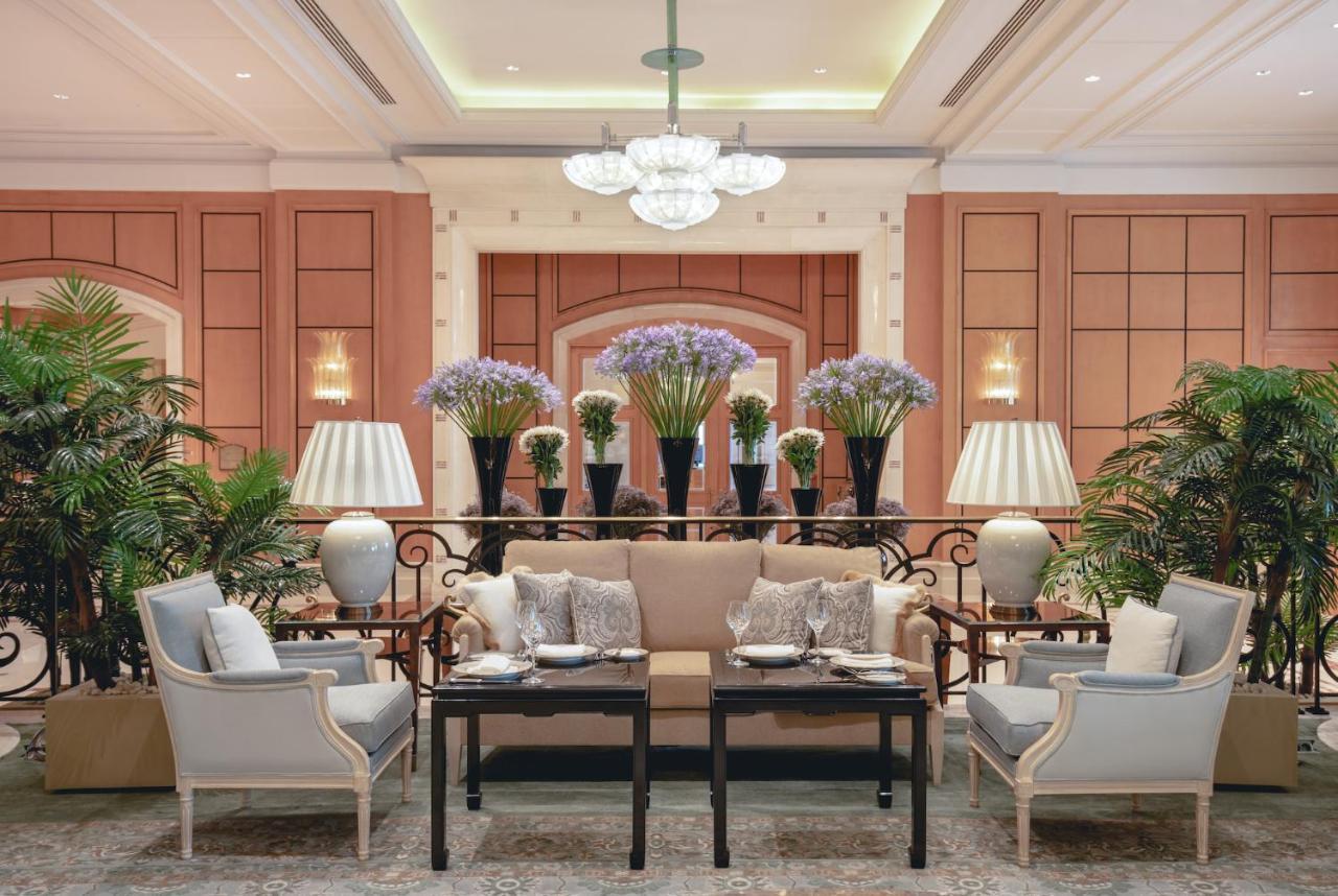 Four Seasons Hotel Cairo At Nile Plaza Esterno foto The lobby of the hotel