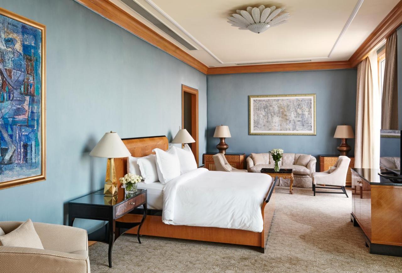 Four Seasons Hotel Cairo At Nile Plaza Esterno foto A bedroom at the Four Seasons Hotel