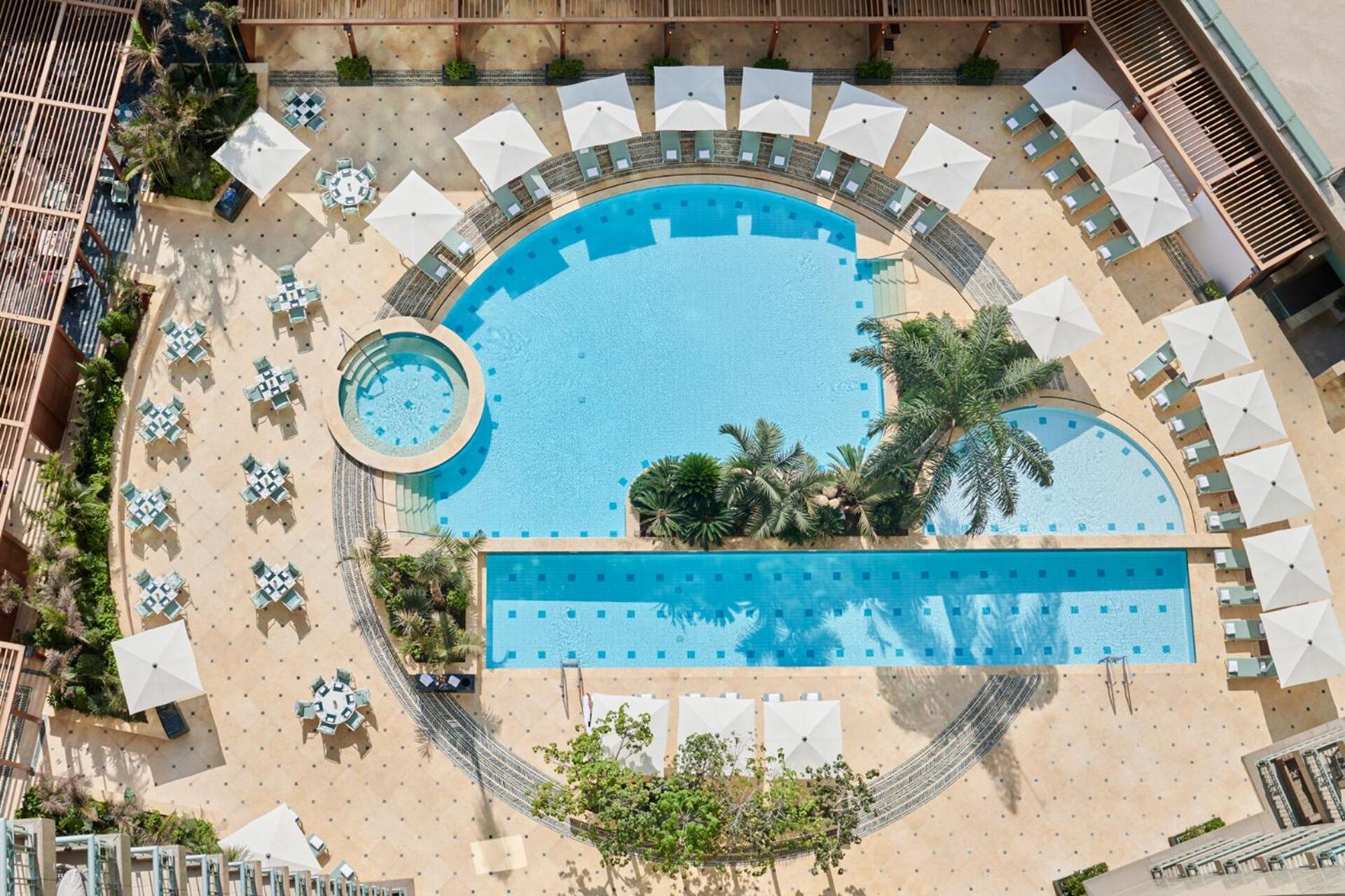 Four Seasons Hotel Cairo At Nile Plaza Esterno foto The pool at the hotel