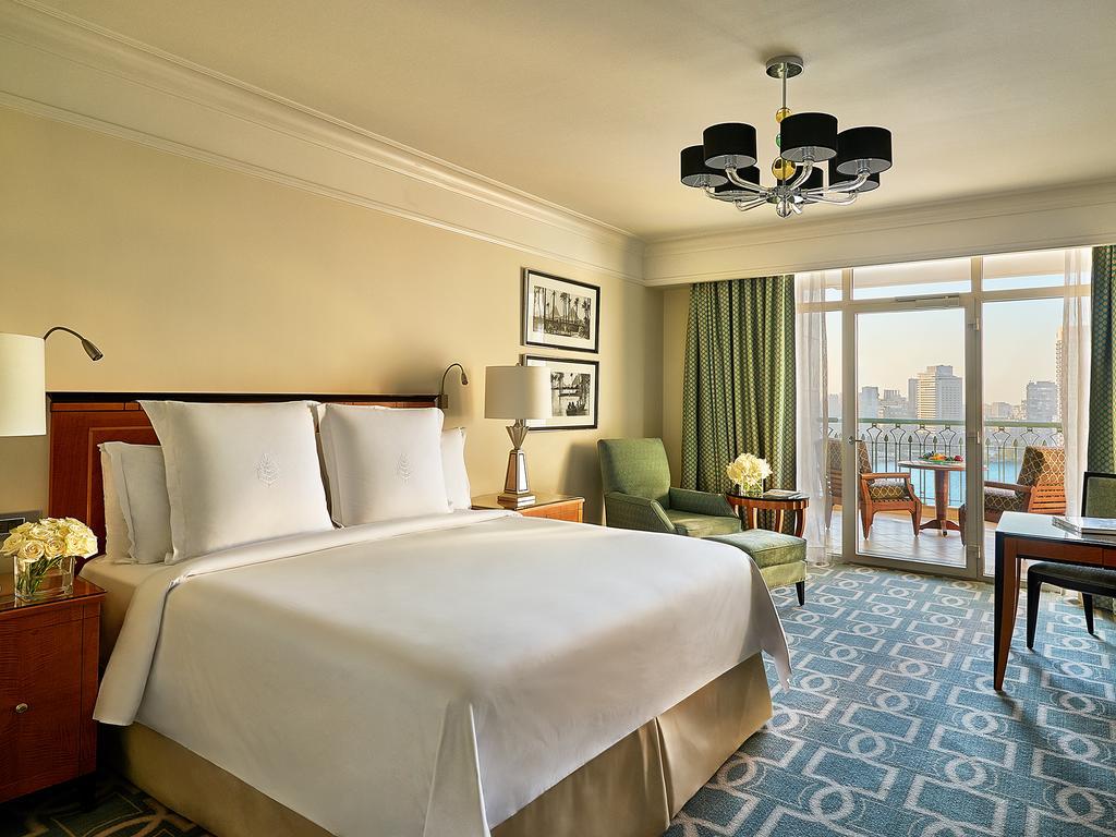 Four Seasons Hotel Cairo At Nile Plaza Esterno foto A guest room at the Jumeirah Emirates Towers Hotel