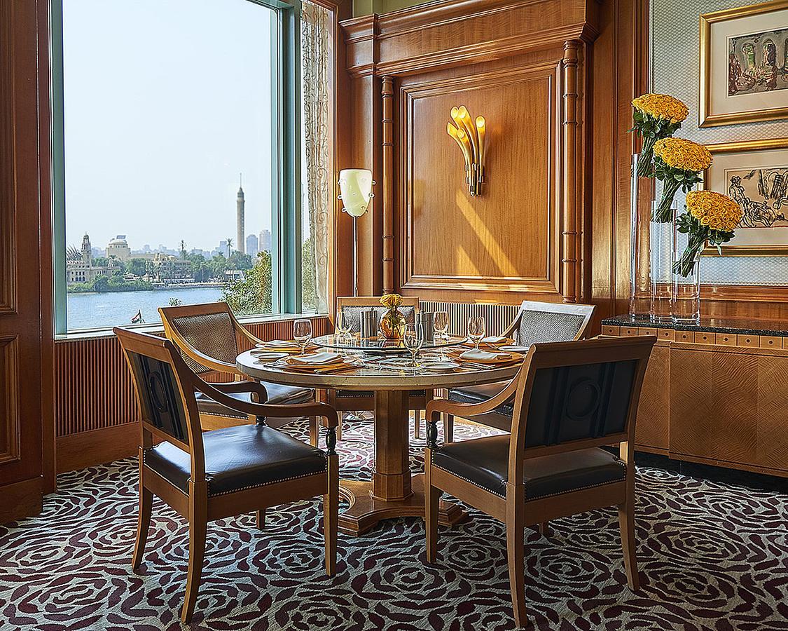 Four Seasons Hotel Cairo At Nile Plaza Esterno foto The dining room