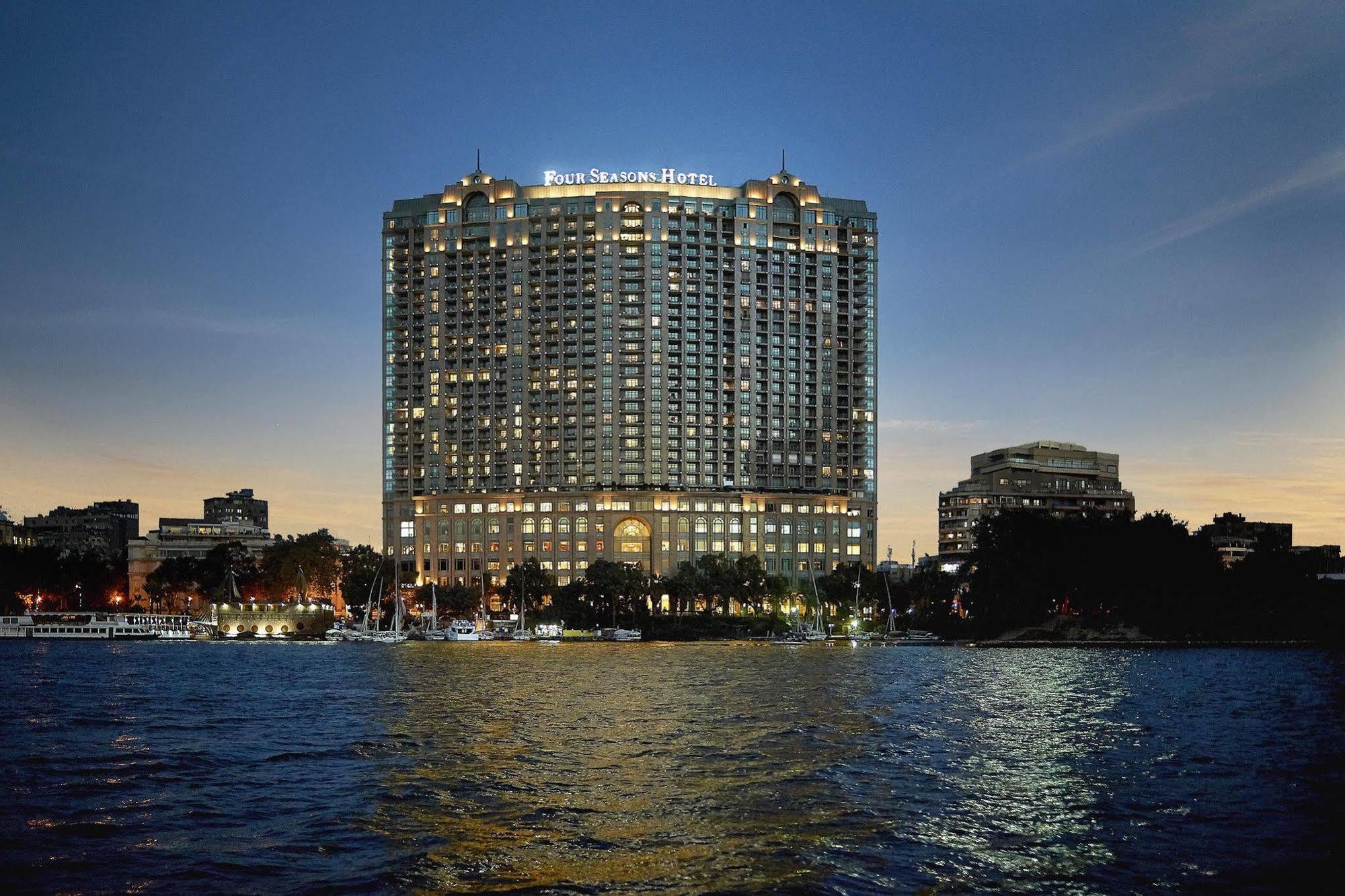 Four Seasons Hotel Cairo At Nile Plaza Esterno foto The Four Seasons Hotel, Cairo at Nile